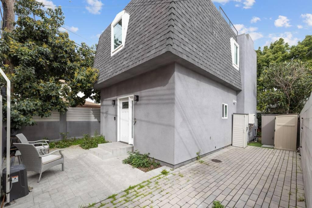 Prime La Location: Stylish 2-bedroom Getaway! Ferienhaus Los Angeles