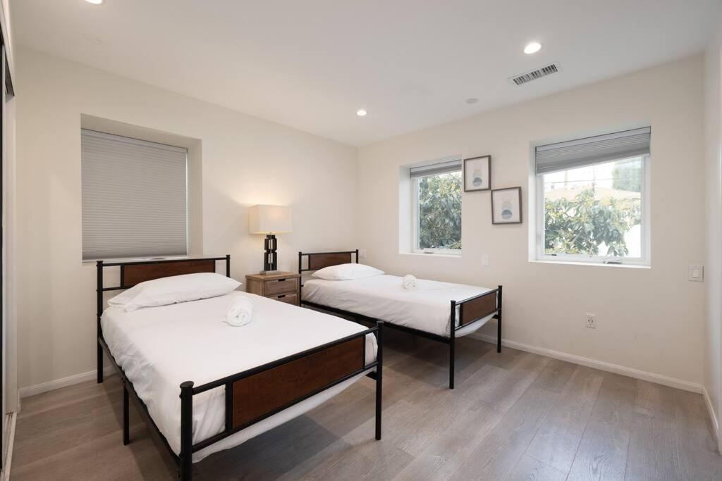 Ferienhaus Prime La Location: Stylish 2-bedroom Getaway!