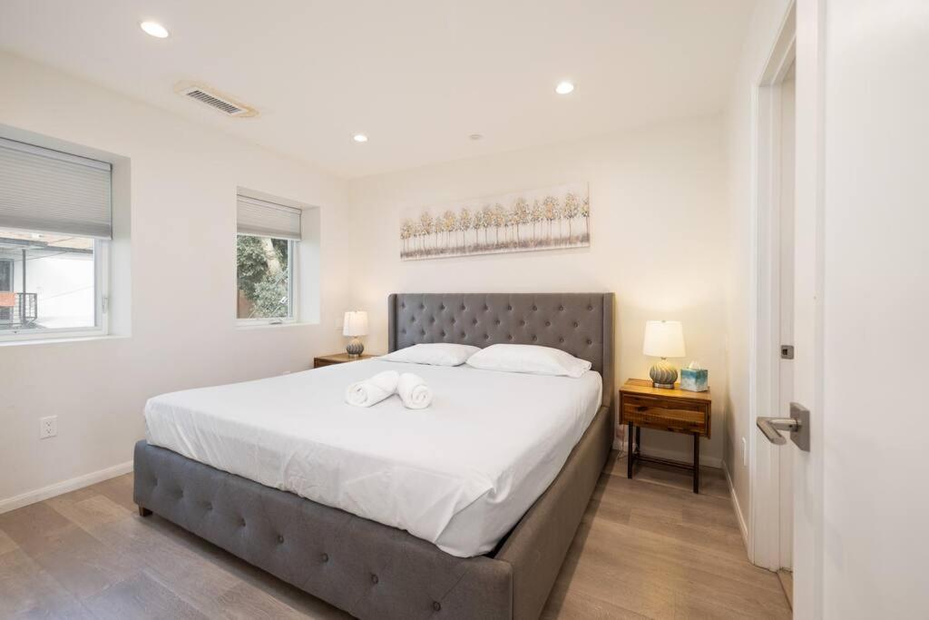 Ferienhaus Prime La Location: Stylish 2-bedroom Getaway! Los Angeles